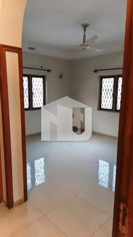 Full House For Rent 7 Bed 7 Bath 2 Kitchen 2 TV Lounge Tile Flooring Separate Meters DD 5 AC Available, photo 10