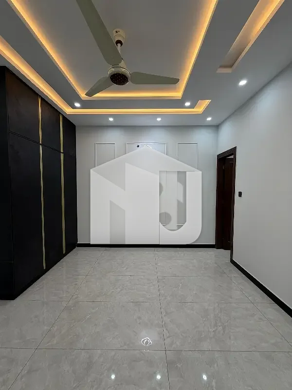 1 Kanal Double Unit House 20kv Solar For Rent In Multi Gardens MPCHS B-17 Block A Islamabad, photo 17