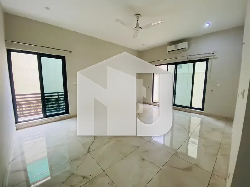 1 Kanal Triple-Storey Beautiful House for Rent in F-8 Islamabad,, photo 7