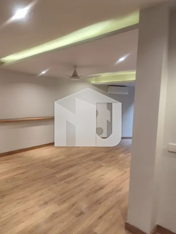 5,994 Sq. Ft. Triple- Corner House for Rent in F-7/4 Islamabad | USD 8,000/Month, photo 5