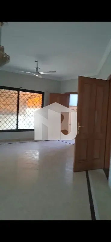 1 Kanal Unfurnished House For Rent in G-6, Islamabad - 5 Bedrooms With Attached Baths - Rs 600,000 / Month, photo 2