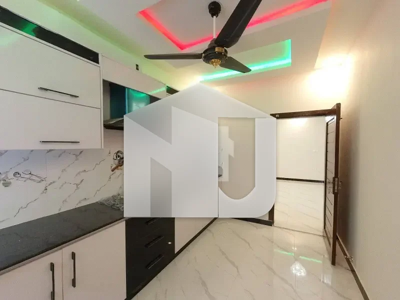 D-12/2 8Marla House For Rent 5bed 6washroom Drawing Dining Tvl 2kichen Servant Room Parking Gas Electric 5Marla Extra Land Rent 380kk, photo 10