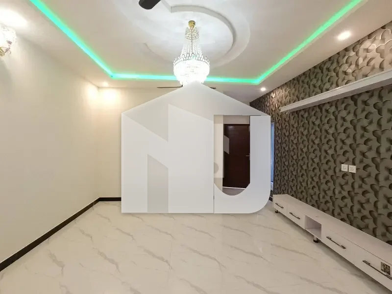 D-12/2 8Marla House For Rent 5bed 6washroom Drawing Dining Tvl 2kichen Servant Room Parking Gas Electric 5Marla Extra Land Rent 380kk, photo 11
