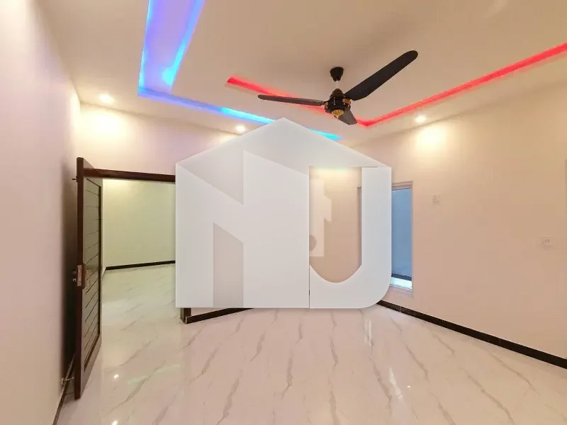 D-12/2 8Marla House For Rent 5bed 6washroom Drawing Dining Tvl 2kichen Servant Room Parking Gas Electric 5Marla Extra Land Rent 380kk, photo 8
