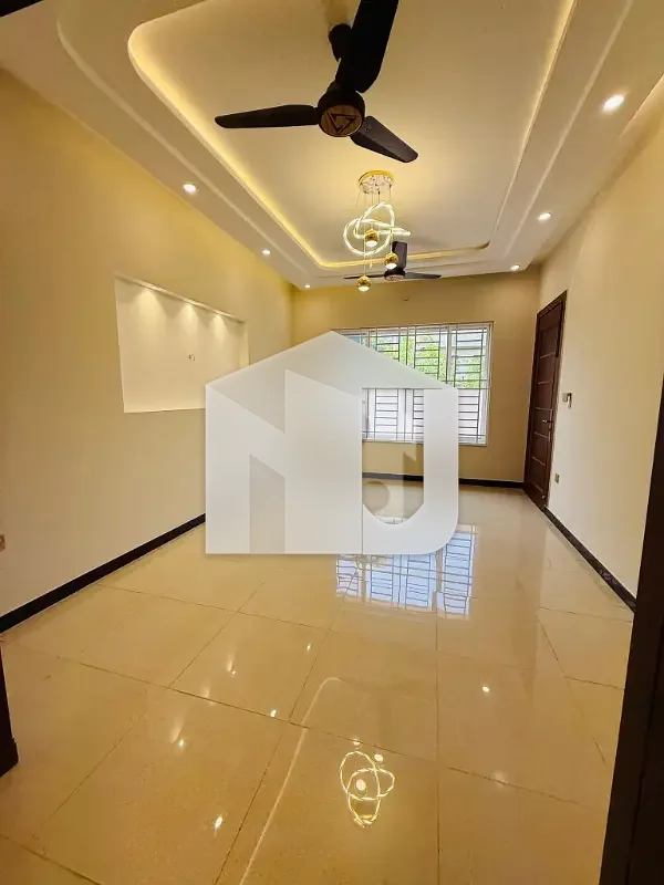 D-12/2 8Marla House For Rent 5bed 6washroom Drawing Dining Tvl 2kichen Servant Room Parking Gas Electric 5Marla Extra Land Rent 380kk, photo 2