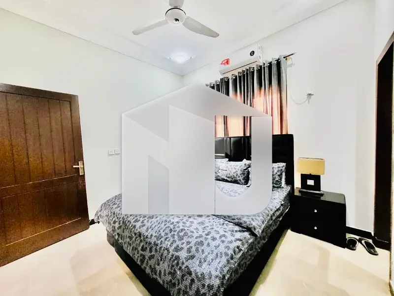 D-12 Islamabad 4 Marla House For Rent 3 Bed With Washroom Drawing Dining Tv Lounge 2 Kichen Mumty Parking No Gas Parking Fron T Open Basement Full Hall, photo 8