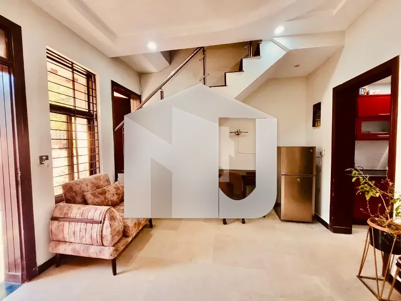 D-12 Islamabad 4 Marla House For Rent 3 Bed With Washroom Drawing Dining Tv Lounge 2 Kichen Mumty Parking No Gas Parking Fron T Open Basement Full Hall, photo 12
