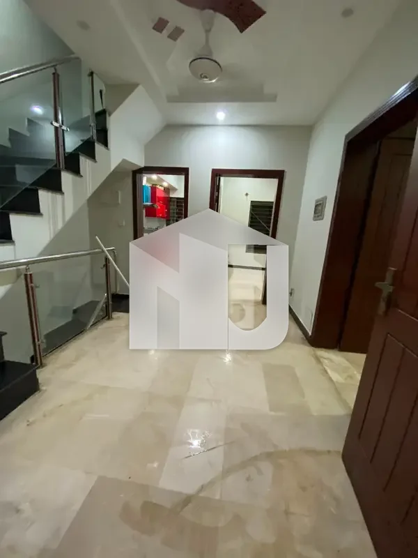 D-12 Islamabad 4 Marla House For Rent 3 Bed With Washroom Drawing Dining Tv Lounge 2 Kichen Mumty Parking No Gas Parking Fron T Open Basement Full Hall, photo 17