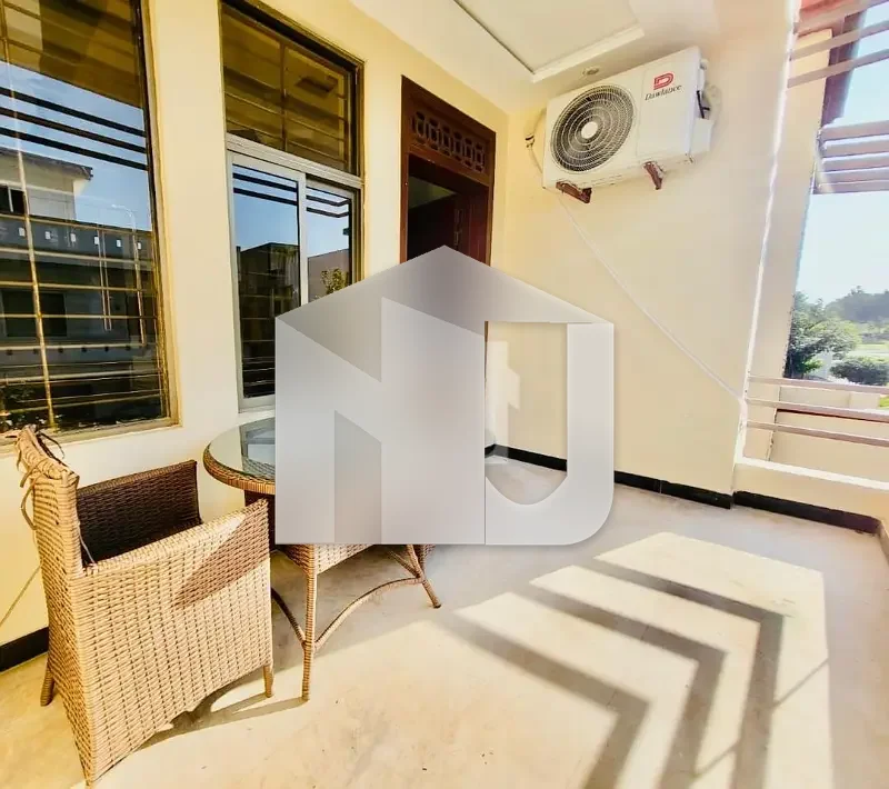 D-12 Islamabad 4 Marla House For Rent 3 Bed With Washroom Drawing Dining Tv Lounge 2 Kichen Mumty Parking No Gas Parking Fron T Open Basement Full Hall, photo 4