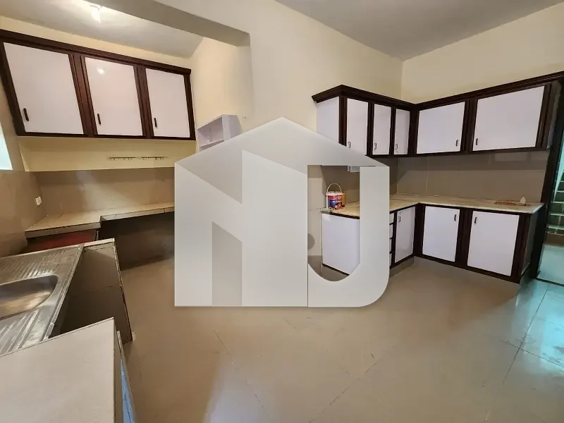 Like New Renovated 3 Bedrooms House With Gareen Lawn For Rent In F-8 Islamabad, photo 7