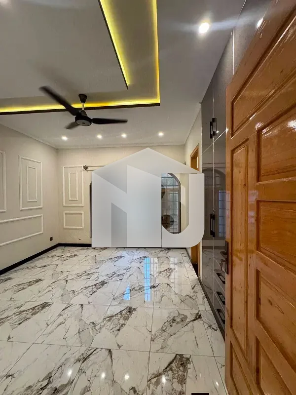 Buying A House In I-8, photo 5