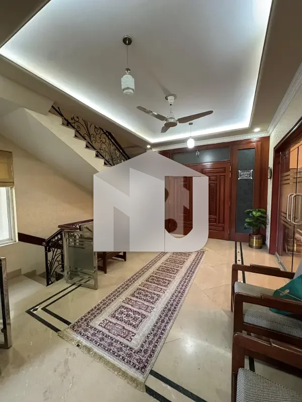 2 Kanal Triple Storey Fully Furnished House For Rent Prime Markaz Front Location, photo 7