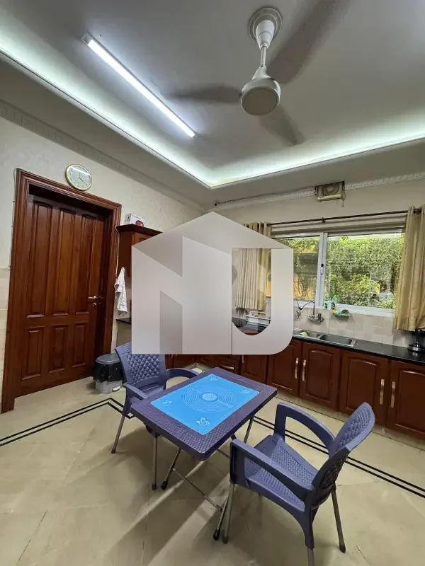 2 Kanal Triple Storey Fully Furnished House For Rent Prime Markaz Front Location, photo 13
