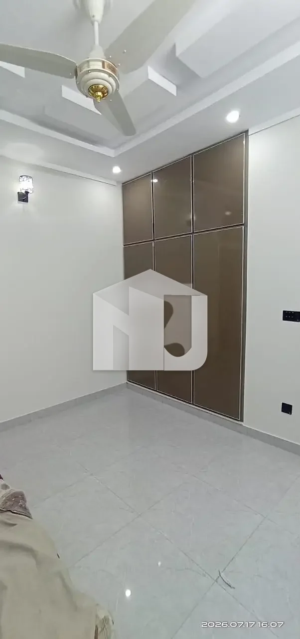 Independent 14 Marla 7+ Bed Full House For Rent, photo 9