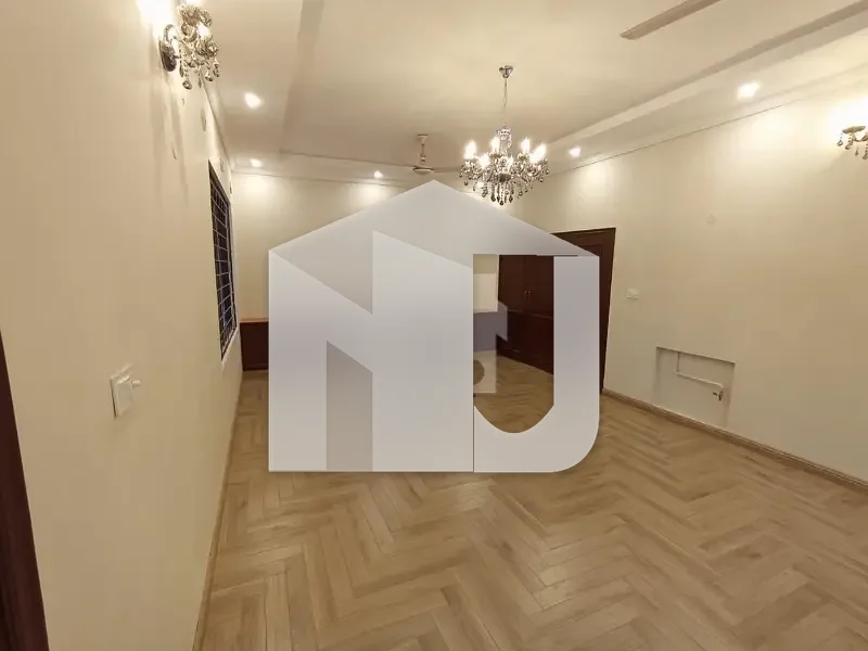 House 666 Square Yards For Rent In F-8, photo 9