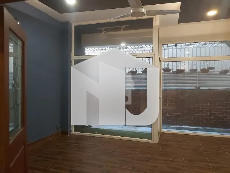 One Kanal Luxury And Designer House For Rent, photo 21