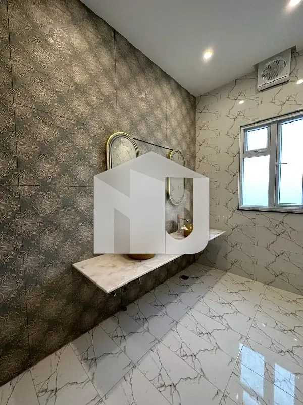 One Kanal Luxury And Designer House For Rent, photo 6