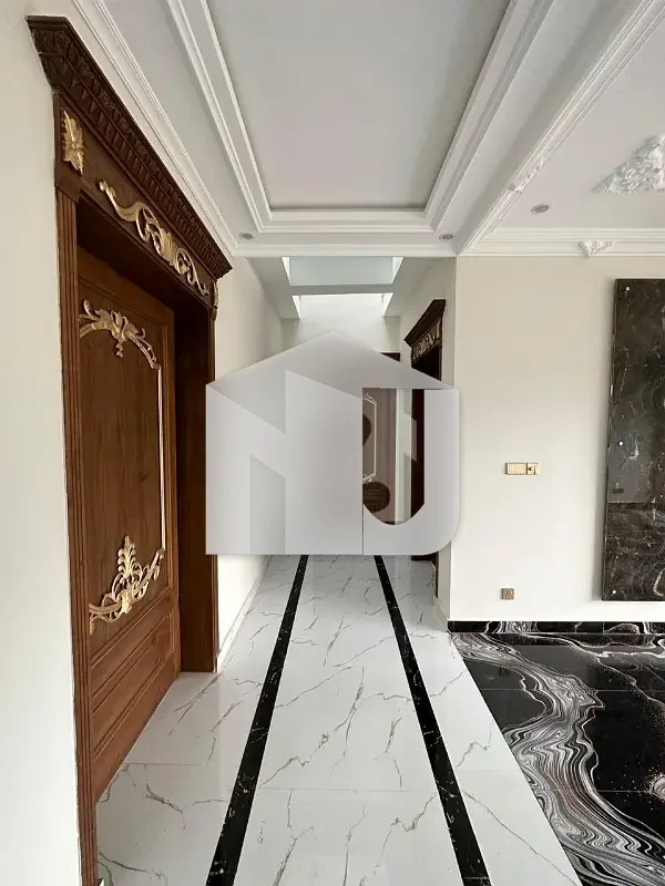 One Kanal Luxury And Designer House For Rent, photo 13