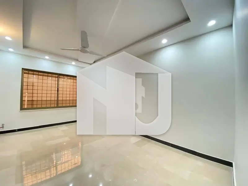 Beautiful New House Available For Rent On Prime Location, photo 11