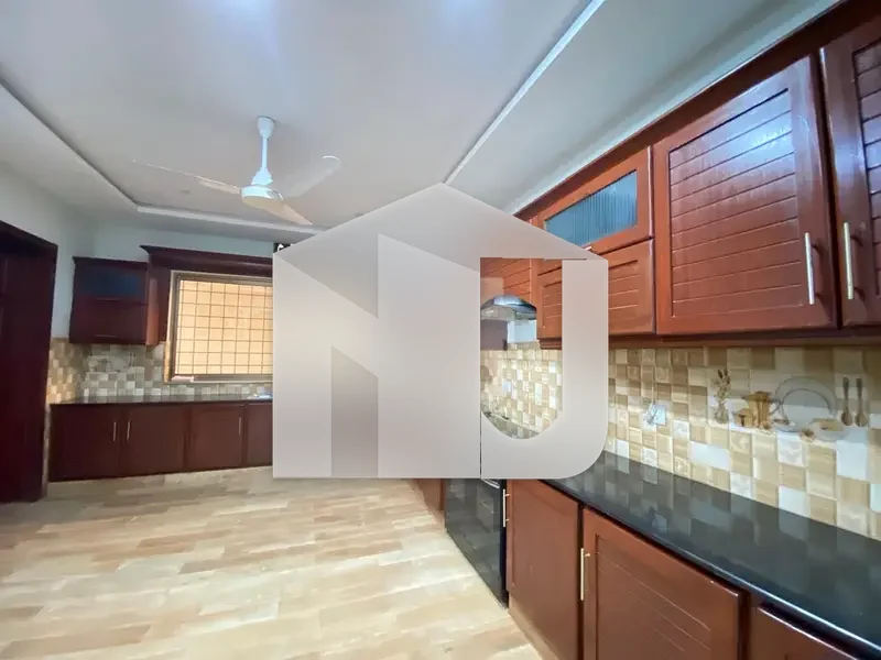 Beautiful New House Available For Rent On Prime Location, photo 15