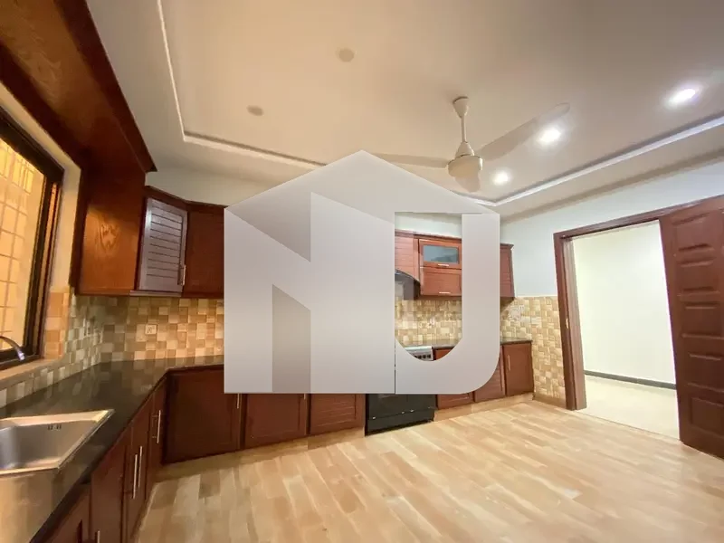 Beautiful New House Available For Rent On Prime Location, photo 2
