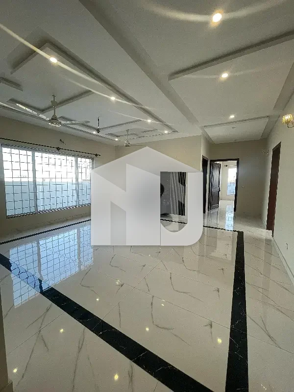 1 Kanal Full House Available For Rent, photo 2