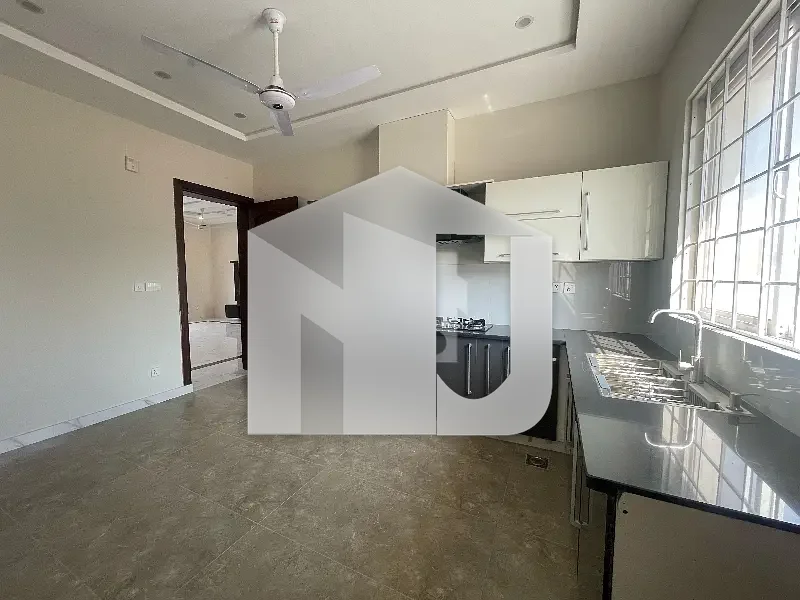 1 Kanal Full House Available For Rent, photo 10