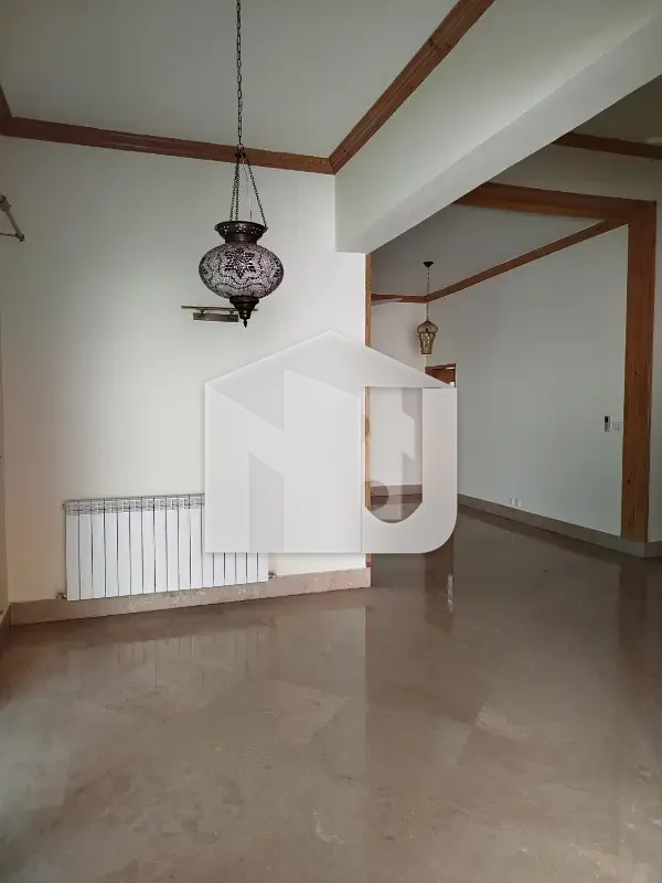 Beautiful House With Big Lawn, photo 13