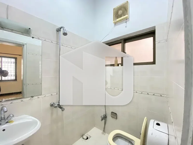 Beautiful House Available For Rent On Prime Location, photo 15