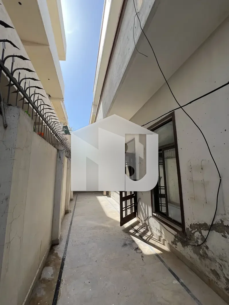 Beautiful 10 Marla Double Storey House For Rent In Pakistan Town Phase 2, photo 15