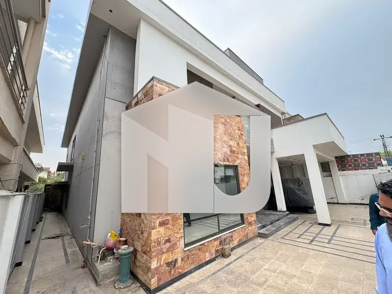 Tilled Floor 1 Kanal Double Storey House Is Available On Rent For Commercial As Well As Residential Purpose, photo 2