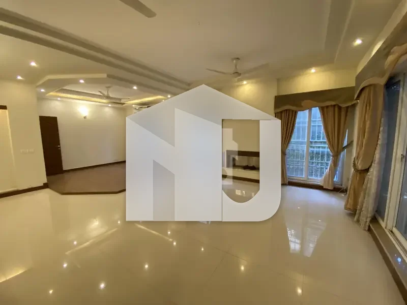 Brand New Luxurious House For Rent On Most Prime Location, photo 3