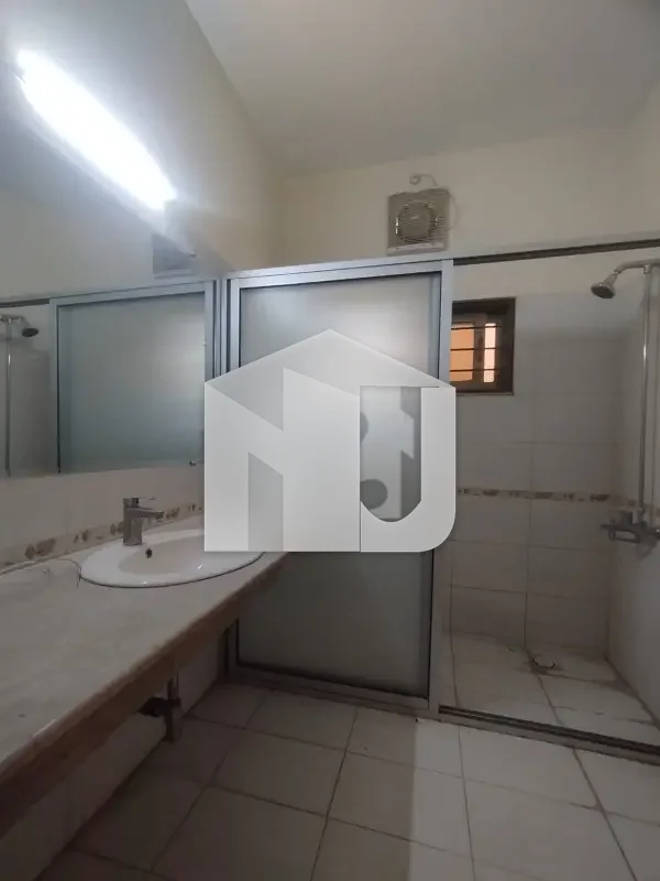 F-6 Front Back Duplex House 5 Bedrooms., photo 7