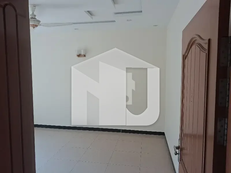 Beautiful Tile Flooring House For Rent, photo 6