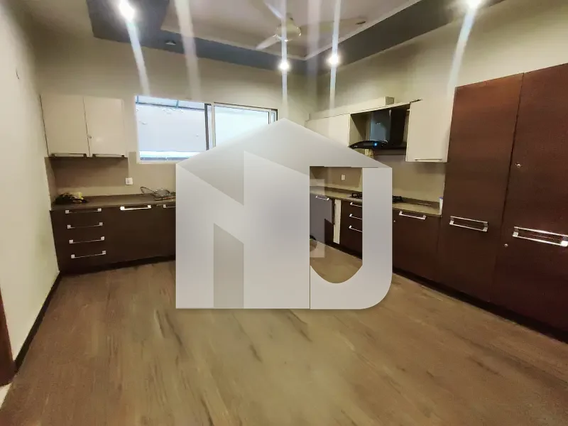 E-11/3 MPCHS 1 Kanal Triple Story House For Rent, photo 12