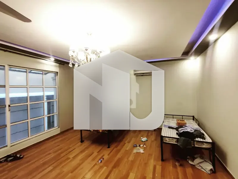 E-11/3 MPCHS 1 Kanal Triple Story House For Rent, photo 5