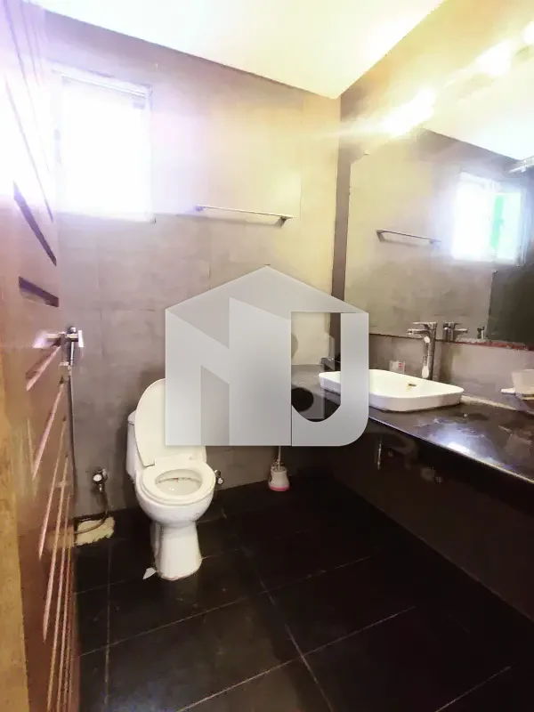E-11/3 MPCHS 1 Kanal Triple Story House For Rent, photo 2