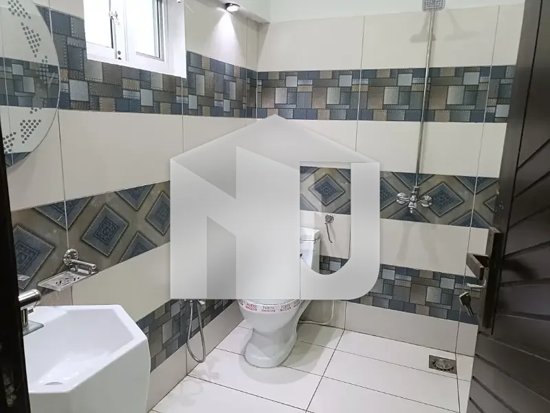 7 Marla Beautiful Brand New Double Storey House Available For Rent, photo 11