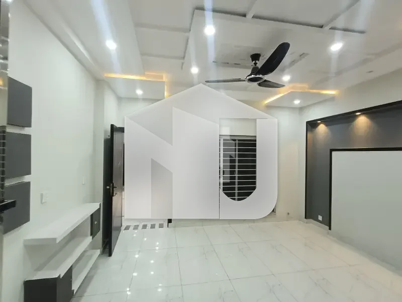 7 Marla Beautiful Brand New Double Storey House Available For Rent, photo 4