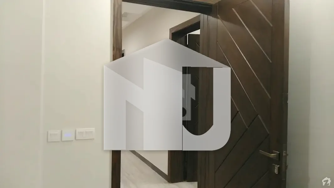 A Beautiful Well Designed House Is Available For Rent, photo 3