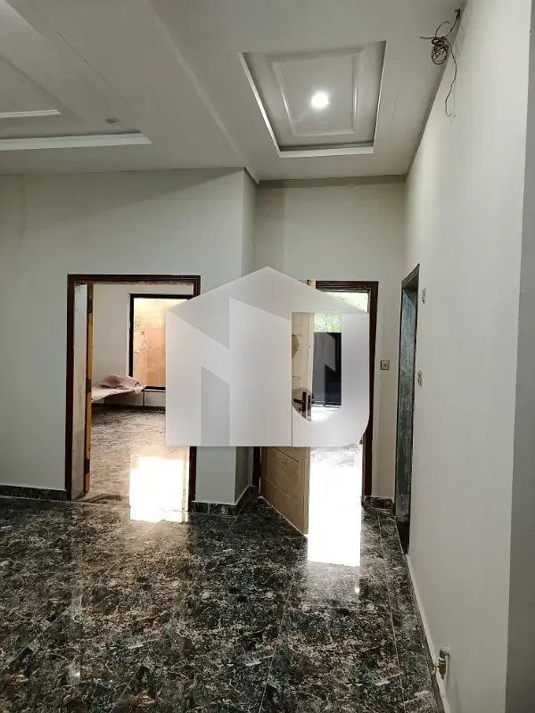 10 Marla House Available For Rent In G-13/2, photo 5