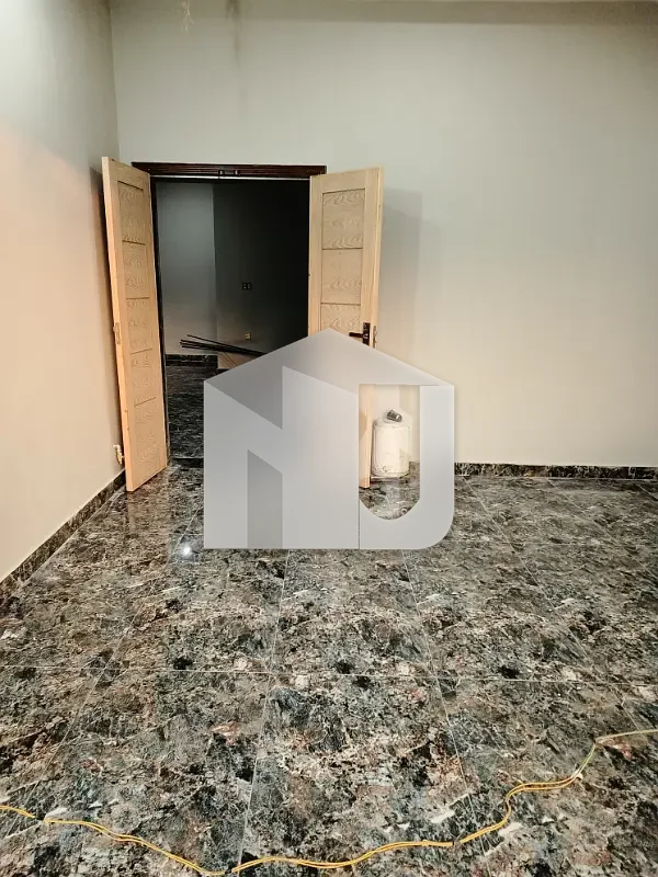 10 Marla House Available For Rent In G-13/2, photo 8