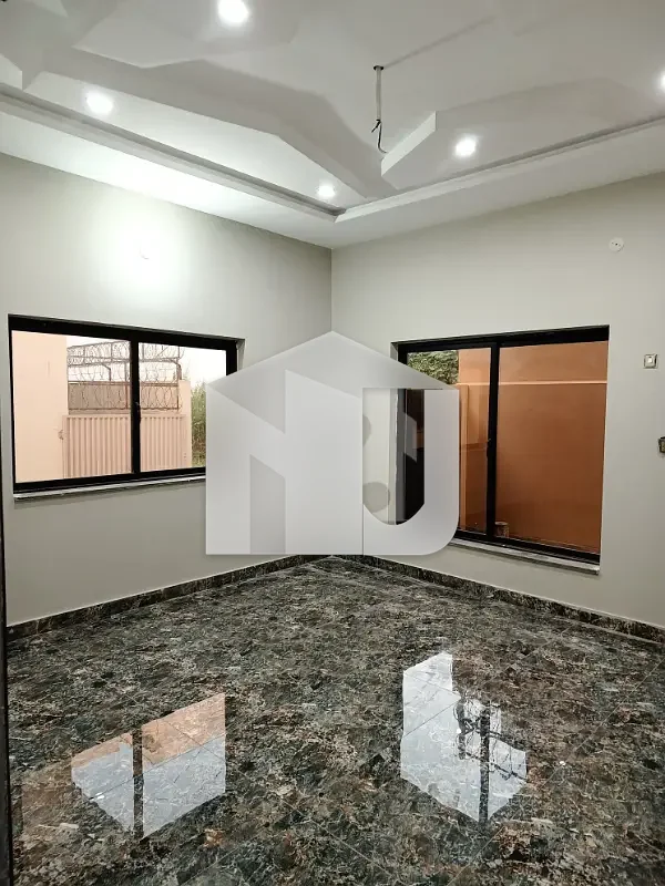 10 Marla House Available For Rent In G-13/2, photo 16