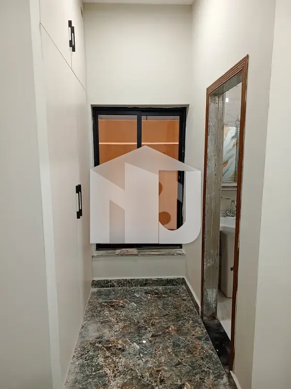 10 Marla House Available For Rent In G-13/2, photo 17