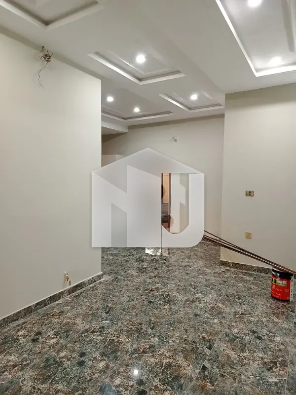 10 Marla House Available For Rent In G-13/2, photo 6