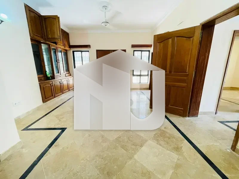 Beautiful House Available For Rent On Prime Location, photo 10