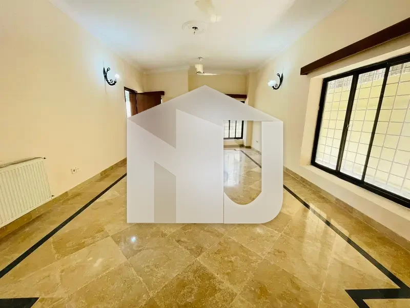 Beautiful House Available For Rent On Prime Location, photo 3