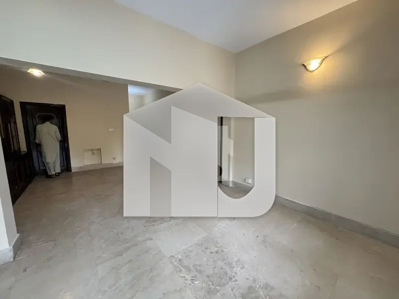 F-7 Beautiful House With Extra Land, photo 8