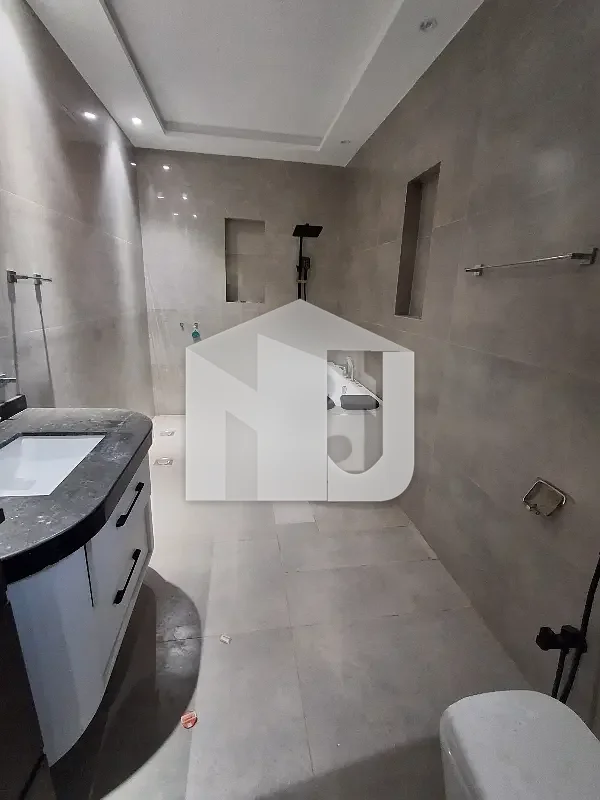 1 Kanal House For Rent | 7 Beds | 15 KW Solar, photo 9