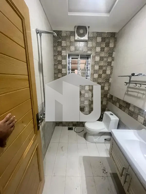 5 Marla Basement House Available For Rent, photo 13